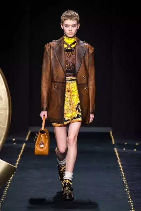 Versace 2019 жылдың күзіне арналған Grunge Vibes ұсынады