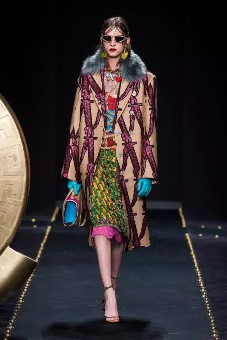 Versace dia manolotra Grunge Vibes ho an'ny Fararano 2019