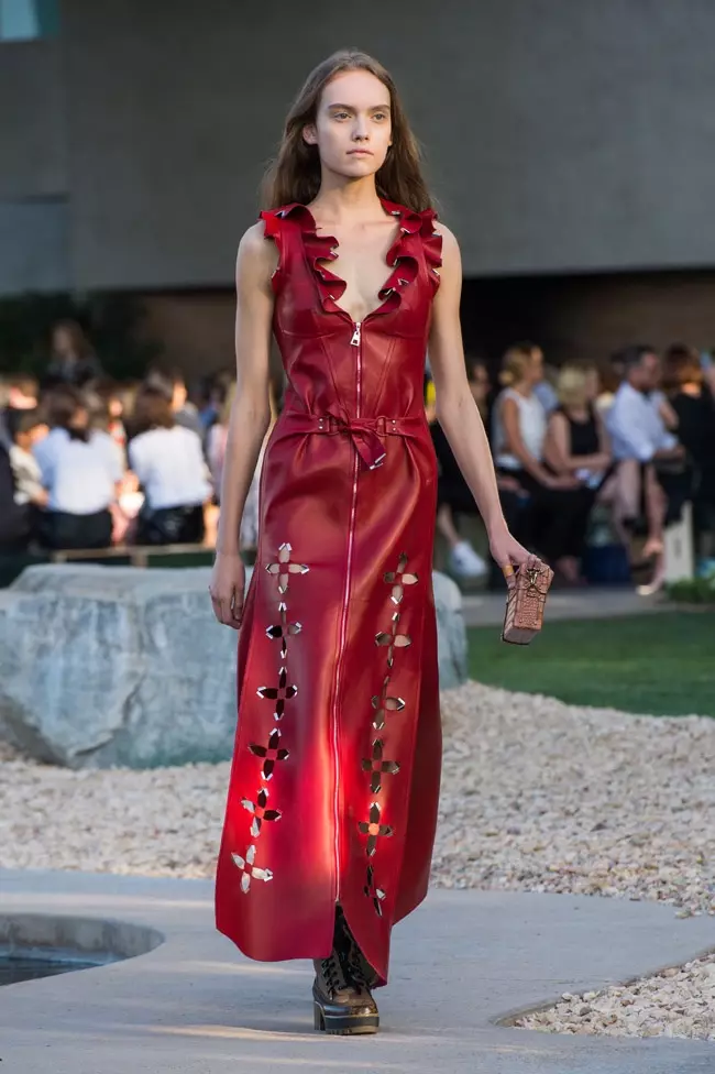 Kutarisa kubva kuLouis Vuitton's resort 2016 muunganidzwa