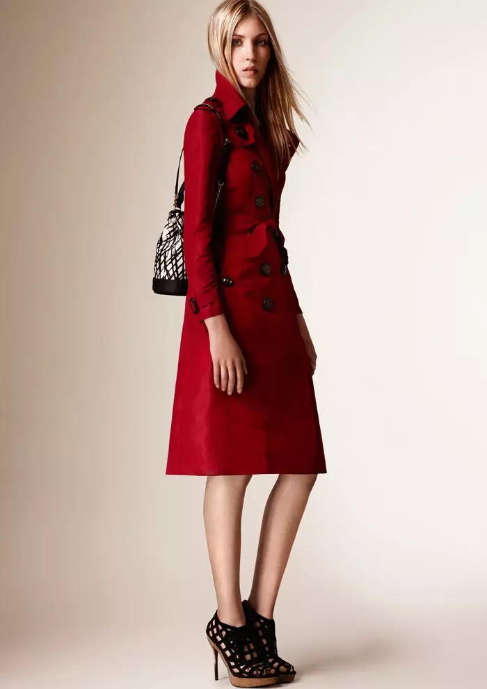 Un look de la collection resort 2016 de Burberry