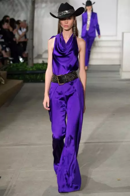 Si Ralph Lauren Miadto sa Kasadpan alang sa Fall Show