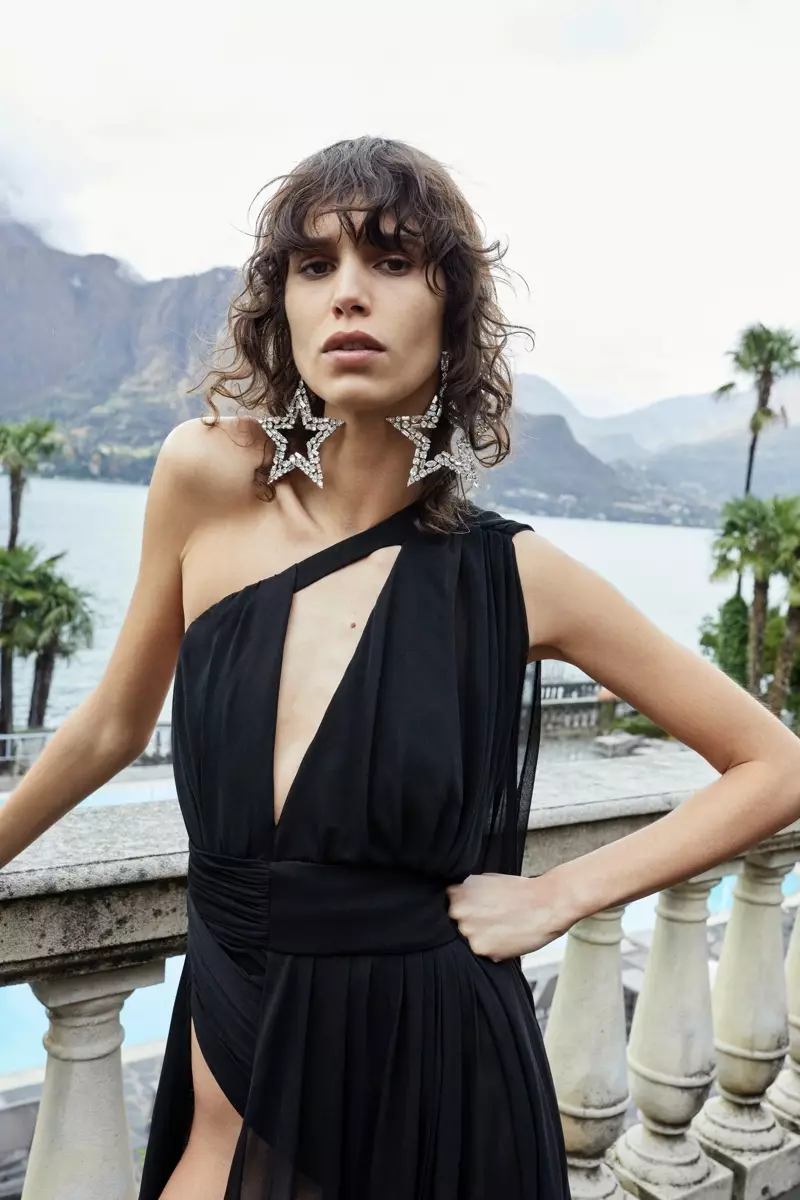 Mica Arganaraz frontt Saint Laurent zomer 2019 campagne