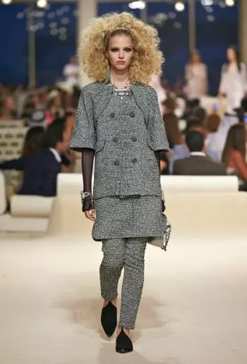 Chanel, Cruise 2015 kolleksiýasy üçin gündogara seredýär