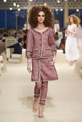 Chanel Cruise 2015 коллекциясе өчен көнчыгышка карый