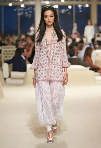 Chanel 2015-يىللىق ساياھەت پاراخوتى ئۈچۈن شەرققە قارايدۇ