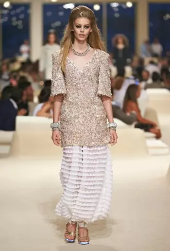 Chanel guarda a est per la collezione Cruise 2015