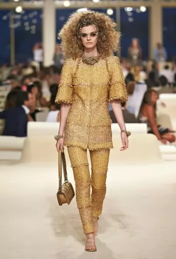 Chanel 2015-يىللىق ساياھەت پاراخوتى ئۈچۈن شەرققە قارايدۇ