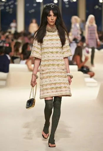 Chanel Saib East rau Cruise 2015 Sau