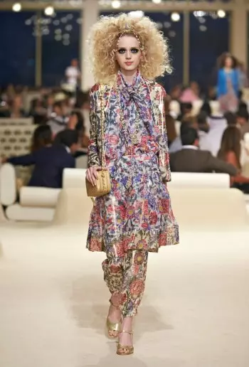 Chanel guarda a est per la collezione Cruise 2015