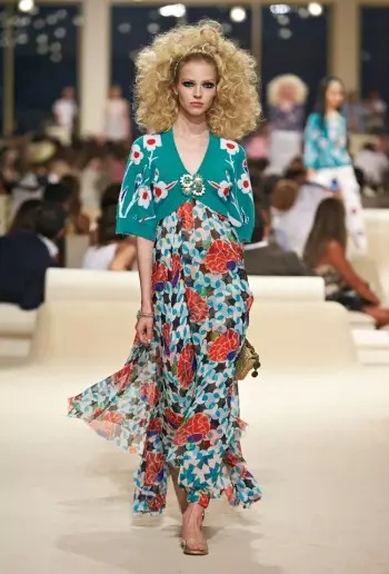 Chanel Cruise 2015 Kolleksiyası üçün Şərqə Baxır