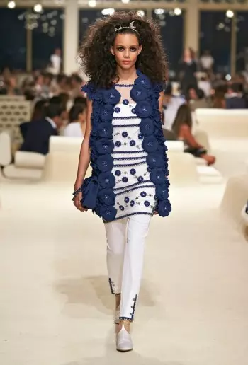 Chanel Saib East rau Cruise 2015 Sau