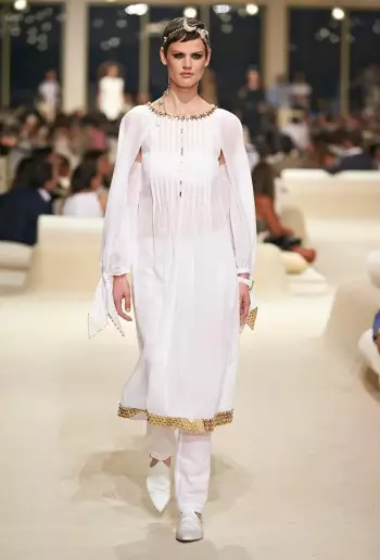 Chanel 2015-يىللىق ساياھەت پاراخوتى ئۈچۈن شەرققە قارايدۇ