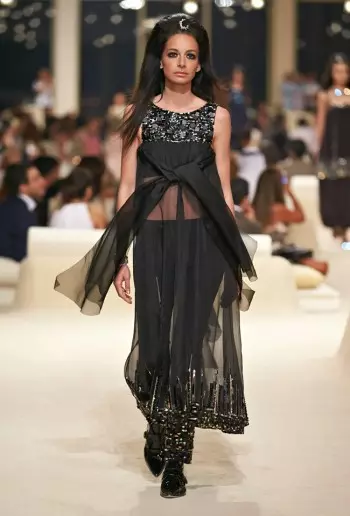 Chanel ji bo Koleksiyona Cruise 2015 Rojhilat Dinihêre