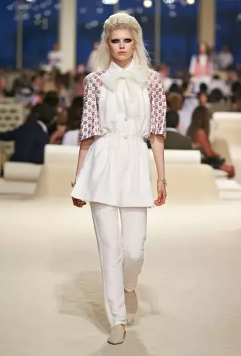 Chanel, Cruise 2015 kolleksiýasy üçin gündogara seredýär