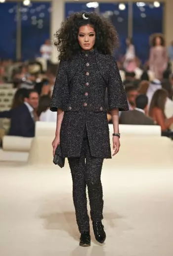 Chanel, Cruise 2015 kolleksiýasy üçin gündogara seredýär