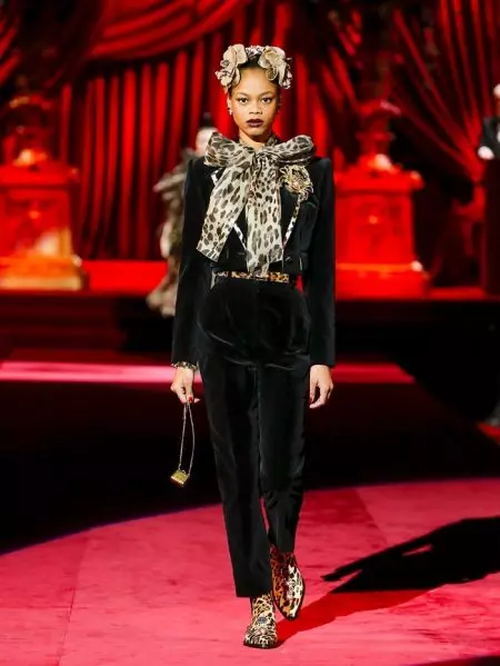 Dolce & Gabbana သည် ဆောင်းဦး 2019 အတွက် 'Eleganza' ကို ဂုဏ်ပြုပါသည်။