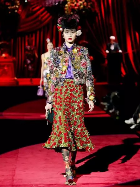 Dolce & Gabbana 2019-njy ýylyň güýzünde “Eleganza” -ny belleýär