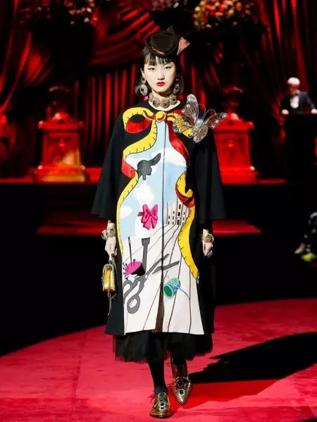 Dolce & Gabbana Amakondwerera 'Eleganza' pa Fall 2019