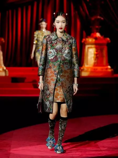 Dolce & Gabbana သည် ဆောင်းဦး 2019 အတွက် 'Eleganza' ကို ဂုဏ်ပြုပါသည်။