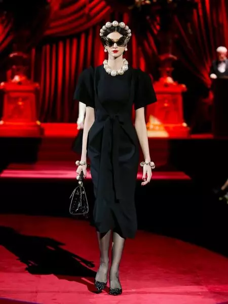 Dolce & Gabbana Ngagungkeun 'Eleganza' kanggo Musim Gugur 2019