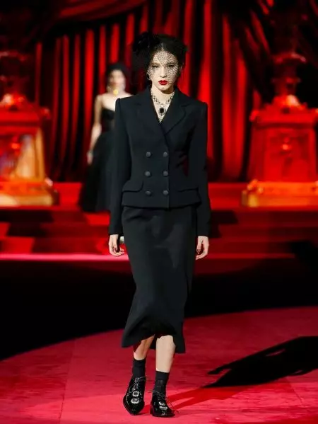 Dolce & Gabbana ngrayakake 'Eleganza' ing musim gugur 2019