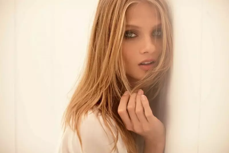 Anna Selezneva devient rêveuse pour la campagne printemps 2013 de Calliope