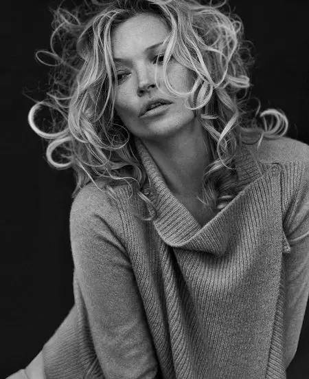 Kate Moss est tout simplement magnifique dans la campagne Naked Cashmere