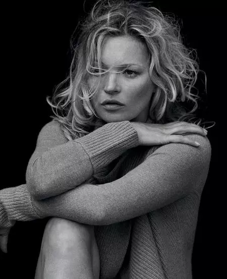 Kate Moss đơn giản là tuyệt đẹp trong chiến dịch khỏa thân bằng Cashmere