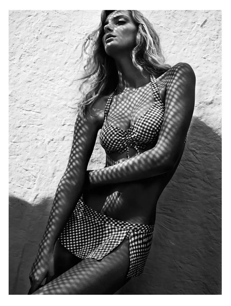 Denisa Dvorakova Wows dina Andres Sarda Swimwear Spring 2014 Kampanye