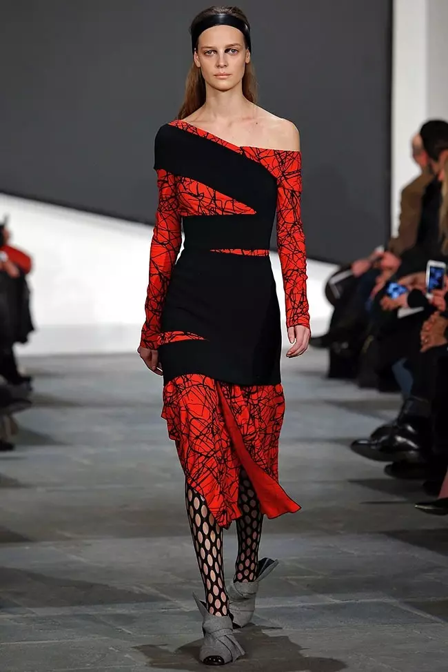 Proenza Schouler 2015 жылдың күзіне жаңа текстуралар мен силуэттерді әкеледі