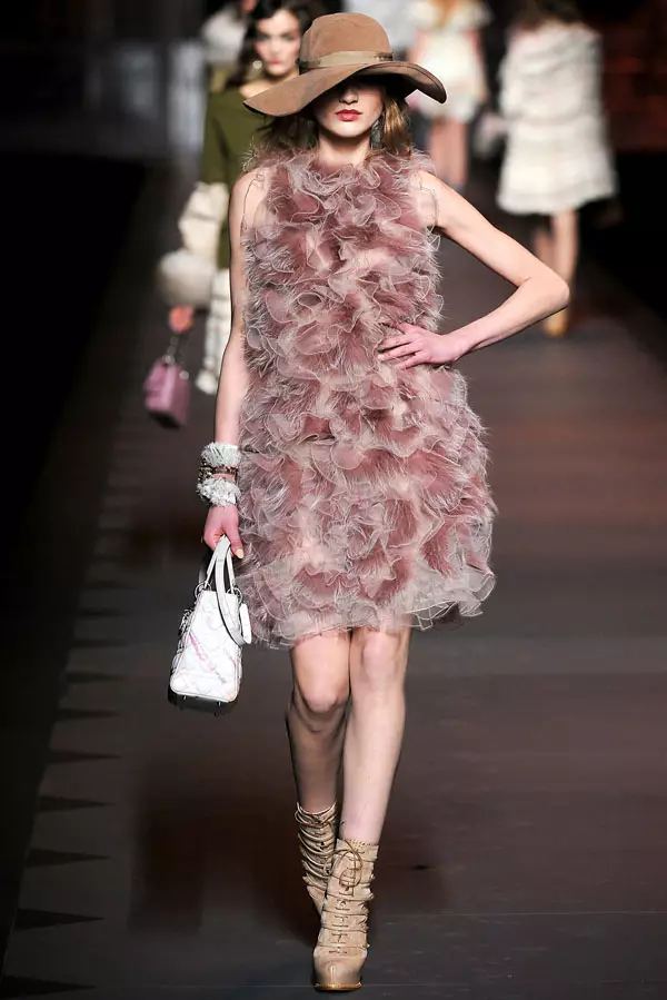 Christian Dior Fall 2011 | Beke ea Feshene ea Paris