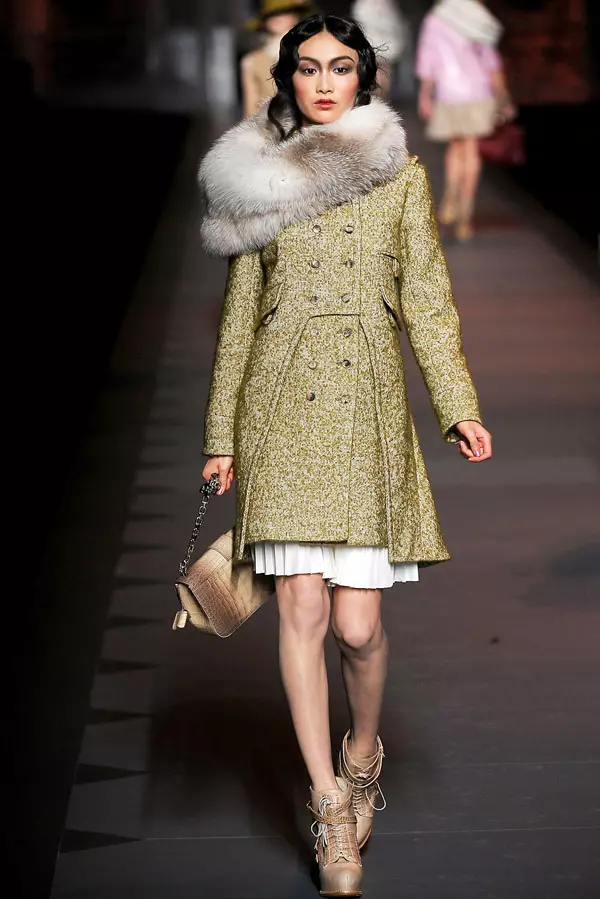 Christian Dior Fall 2011 | Herinandron'ny lamaody Paris