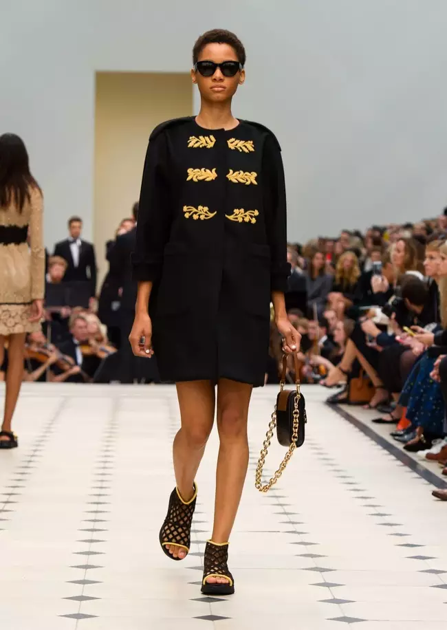 Burberry Spring 2016 | လန်ဒန်ဖက်ရှင်ရက်သတ္တပတ်