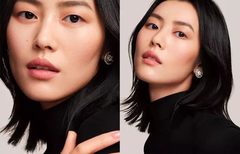 Liu Wen porte Chanel Les Beiges dans la campagne Couleurs de Chanel.