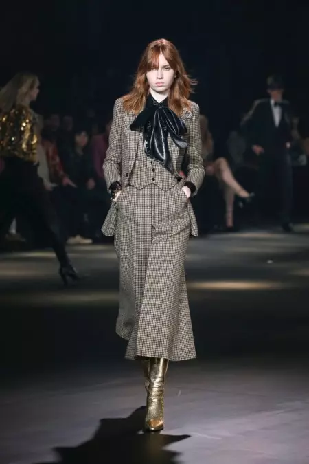 Giserbisyuhan ni Saint Laurent ang 70s Vibes para sa Fall 2016