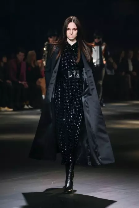 Saint Laurent Amatumikira Zaka za 70s Vibes ku Fall 2016