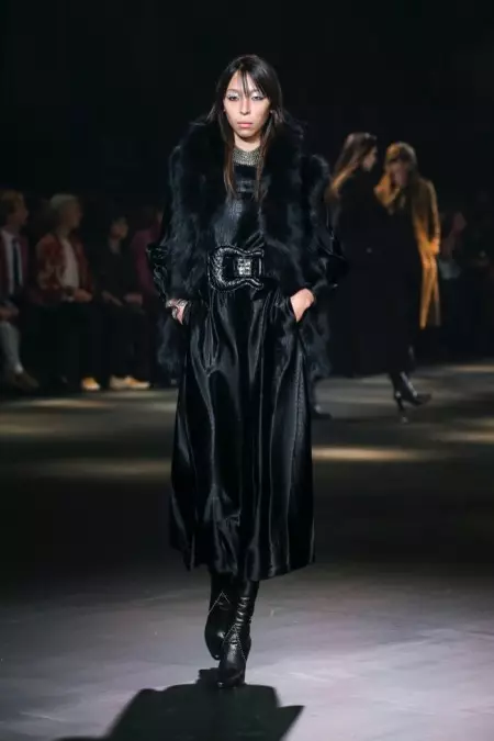 Mae Saint Laurent yn Gweini ar Vibes y 70au ar gyfer Fall 2016