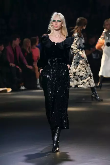 Freastalaíonn Saint Laurent ar Vibes na 70s le haghaidh Fall 2016