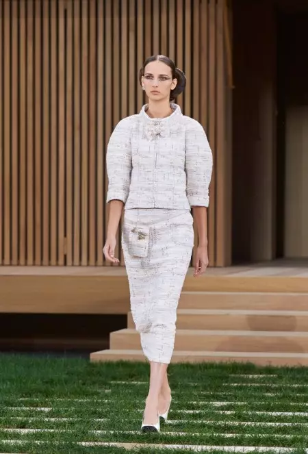 Chanel fica tranquila para a alta costura da primavera 2016