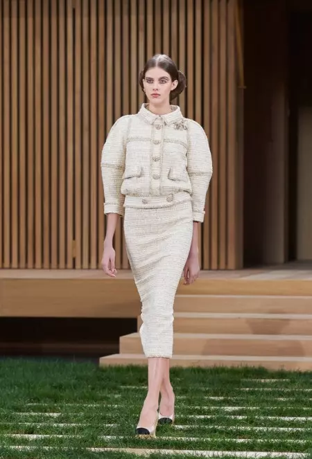 Chanel Goes Tranquil សម្រាប់និទាឃរដូវឆ្នាំ 2016 Couture