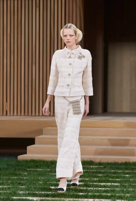 Chanel Goes Tranquil ສໍາລັບ Spring 2016 Couture