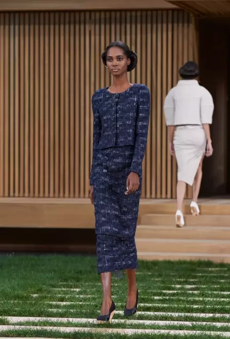 Chanel devient tranquille pour la couture du printemps 2016