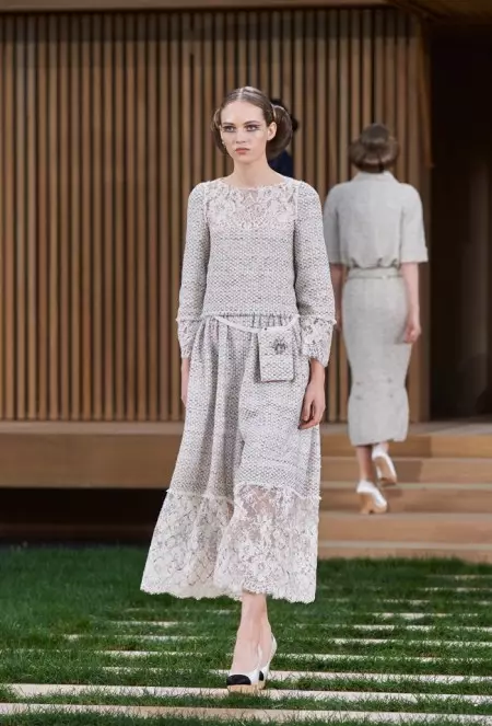 Chanel vai tranquila para a alta costura da primavera de 2016