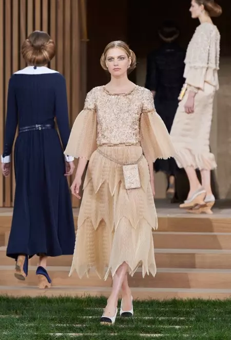 Si Chanel Milakaw nga Tranquil para sa Spring 2016 Couture