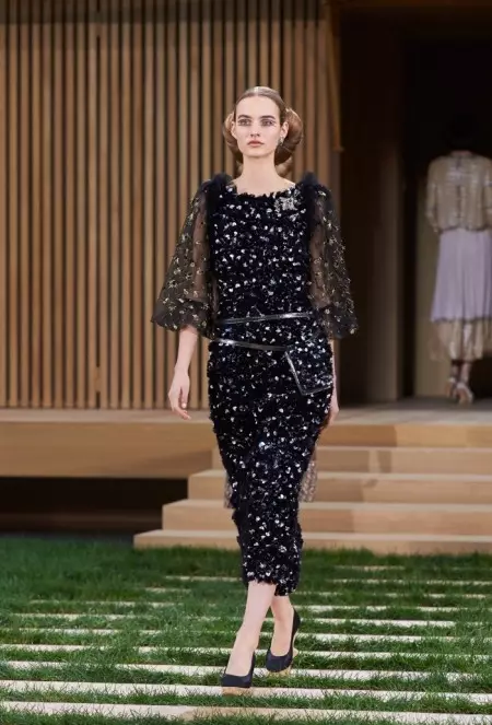 Chanel fica tranquila para a alta costura da primavera 2016