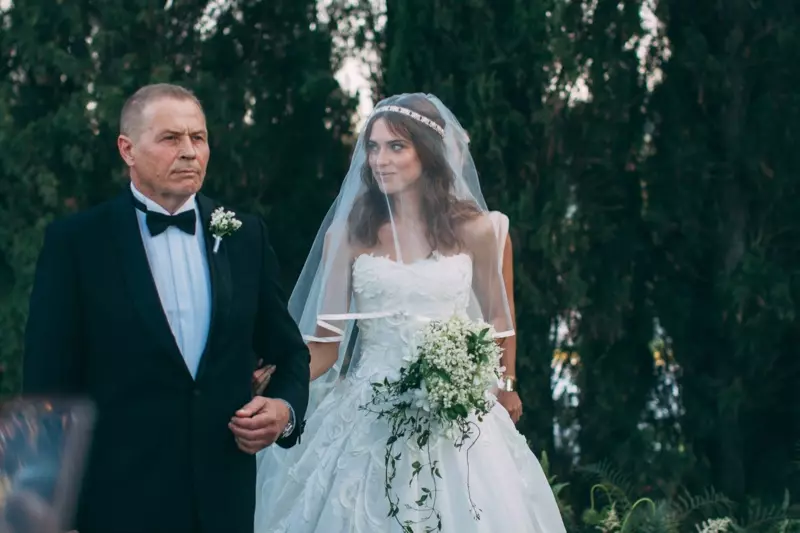 Lana Zakocela viste un vestido de noiva de Mark Zunino