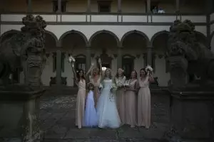 Le mannequin Lana Zakocela se marie à la cérémonie de Florence - Voir sa robe