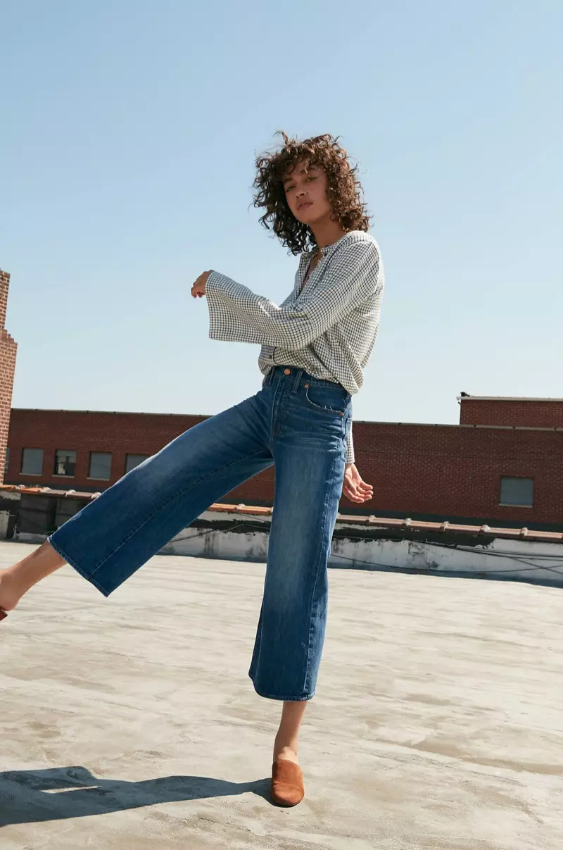 Madewell Bell-Sleeve Button-Down shirt in Windowpane, Wide-Leg Crop Jeans in Bainbridge Wash và The Walker Mule in Suede