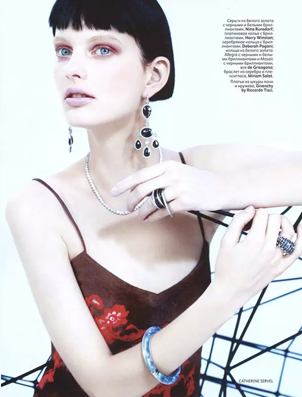 Patricia van der Vliet brilla en Vogue Russia Shoot de Catherine Servel