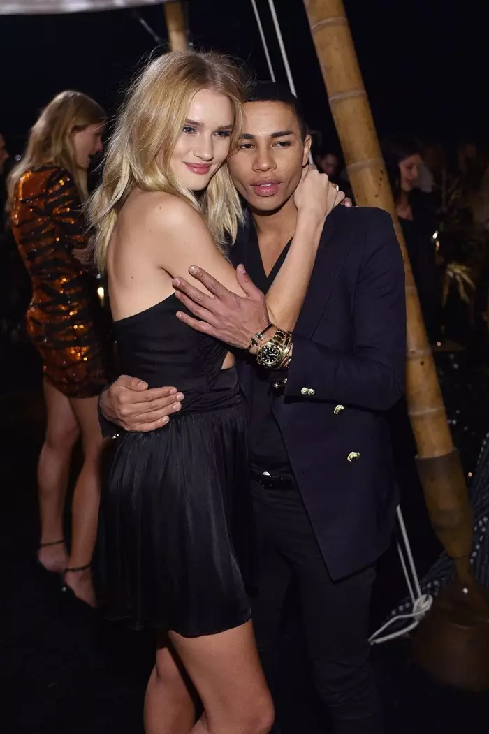 Rosie Huntington-Whiteley và Oliver Rousteing